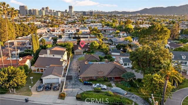 Foto del edificio - 316 W Kenneth Rd