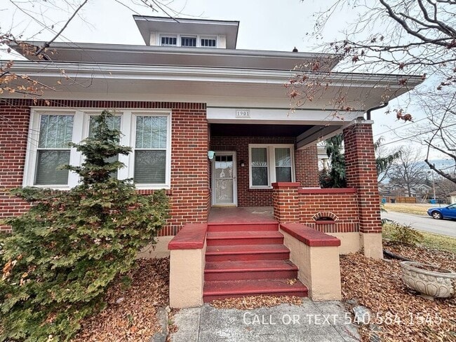 Building Photo - 1901 Avon Rd SW