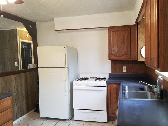 Building Photo - 5326 Beals Dr