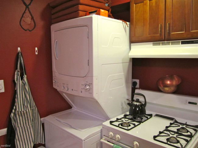 Foto del edificio - 2 br, 1 bath House - 54 Burt St