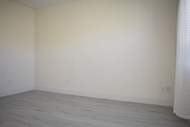 Foto del edificio - 3249 Gosport Way