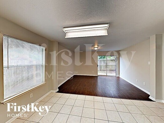 Foto del edificio - 19407 Cavern Springs Dr