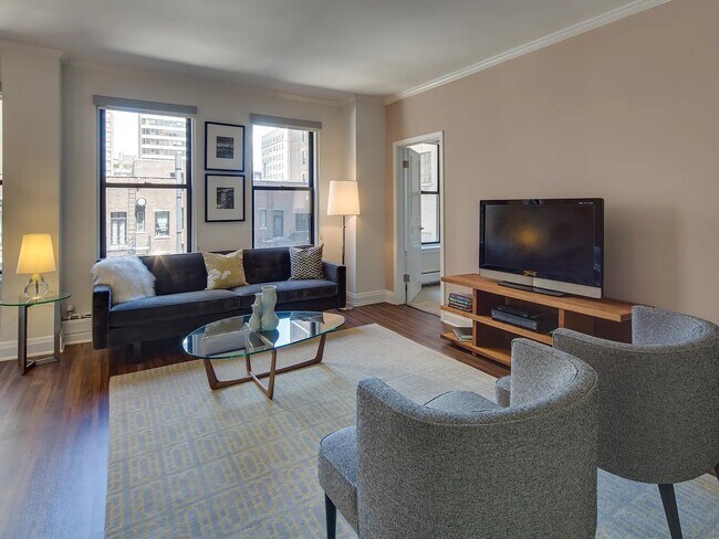 Foto del edificio - 208 E Chestnut St