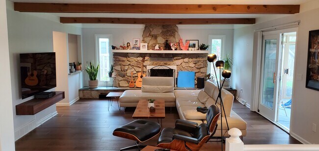 Building Photo - 25624 Woodpath Trl