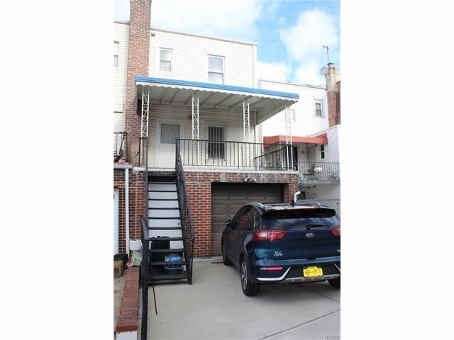 Building Photo - 3032 Coddington Ave