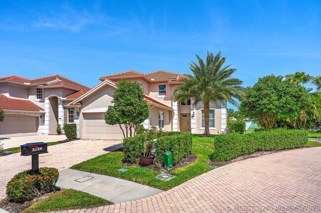 Building Photo - 8232 Heritage Club Dr