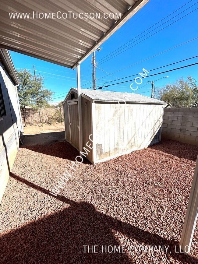 Building Photo - Section 8 Accepted! Available NOW! : 183 E...
