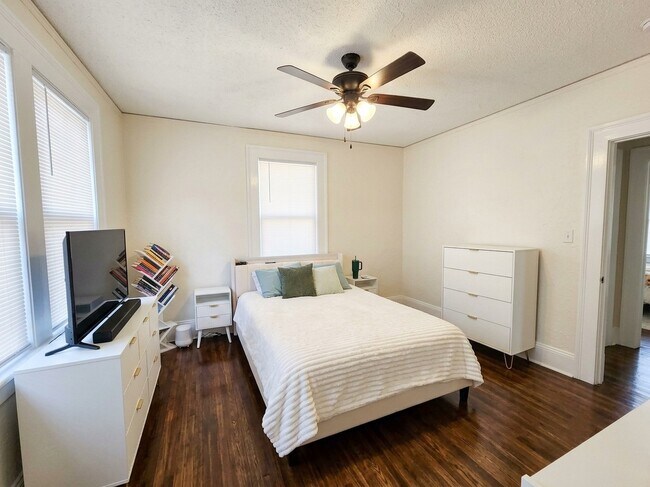 Foto del edificio - Contemporary Cove Duplex