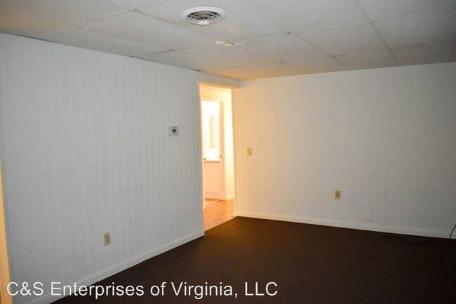 Building Photo - 2 br, 1 bath Apartment - 687 Northington St.