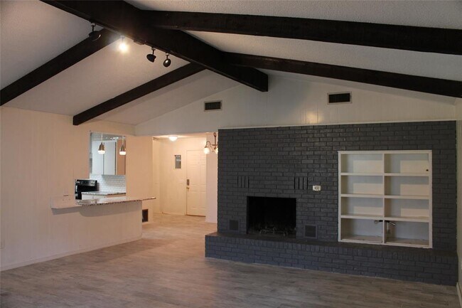 Building Photo - 201 Kiowa Dr W