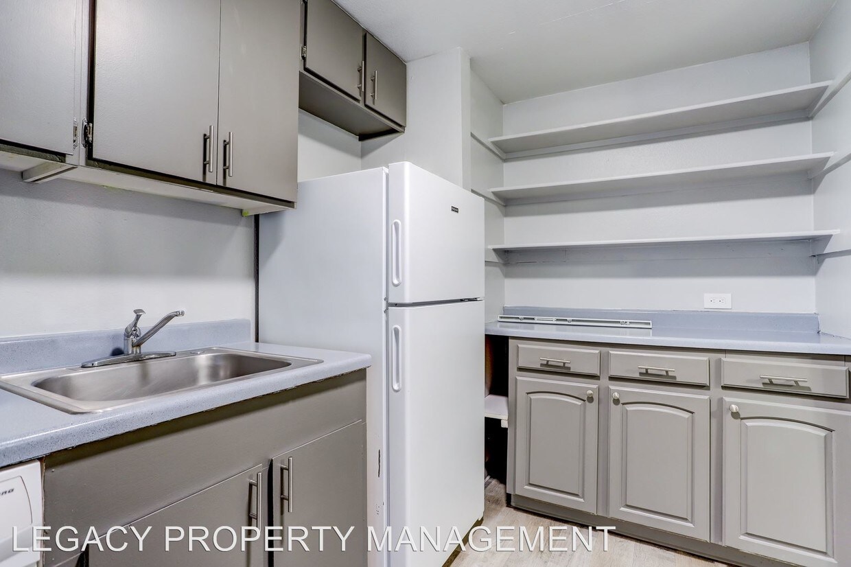 Primary Photo - 110 NE 160th Ave