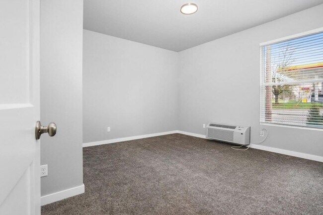 Foto del edificio - 4445 Sunnyside Rd SE