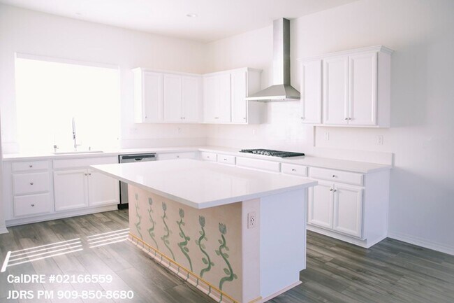 Building Photo - Irvine 2 Bedroom Condo