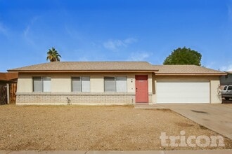 Building Photo - 10710 W Sells Dr