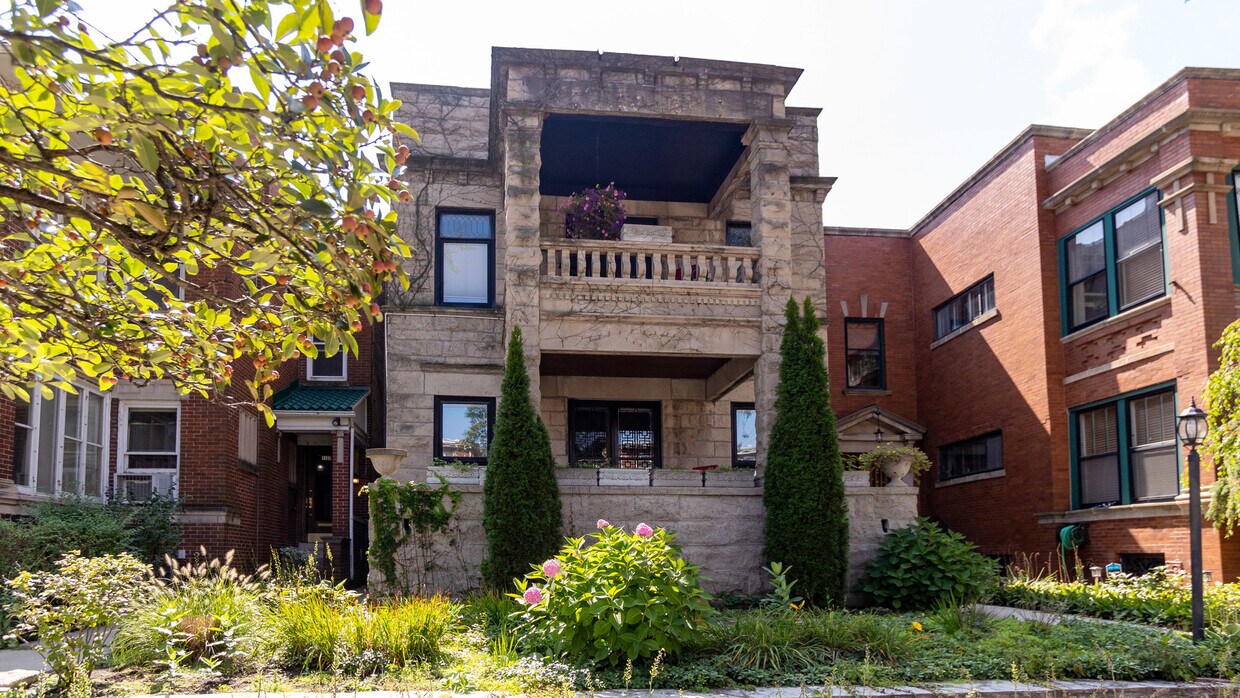 Primary Photo - 1141 W North Shore Ave