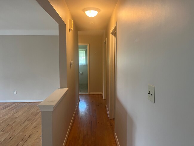 Building Photo - 15841 Evergreen Ave