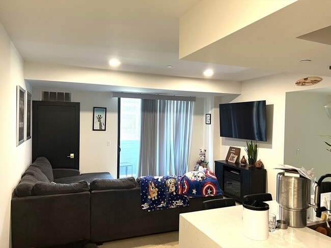 Foto del edificio - 395 Alewife Brook Pkwy