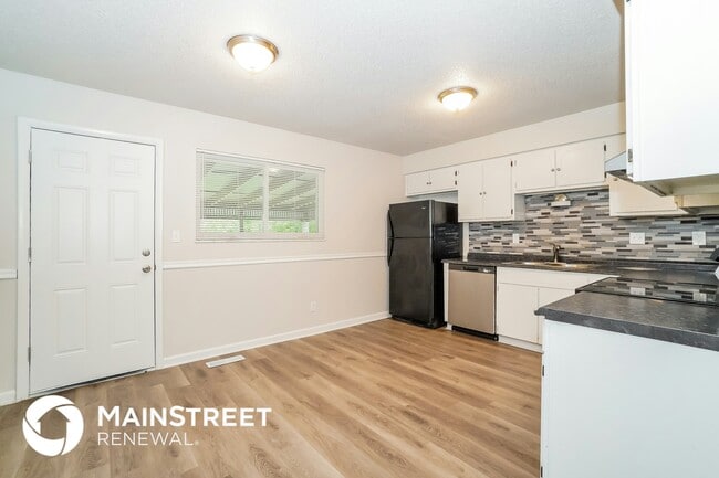 Building Photo - 3017 Perinton Pl