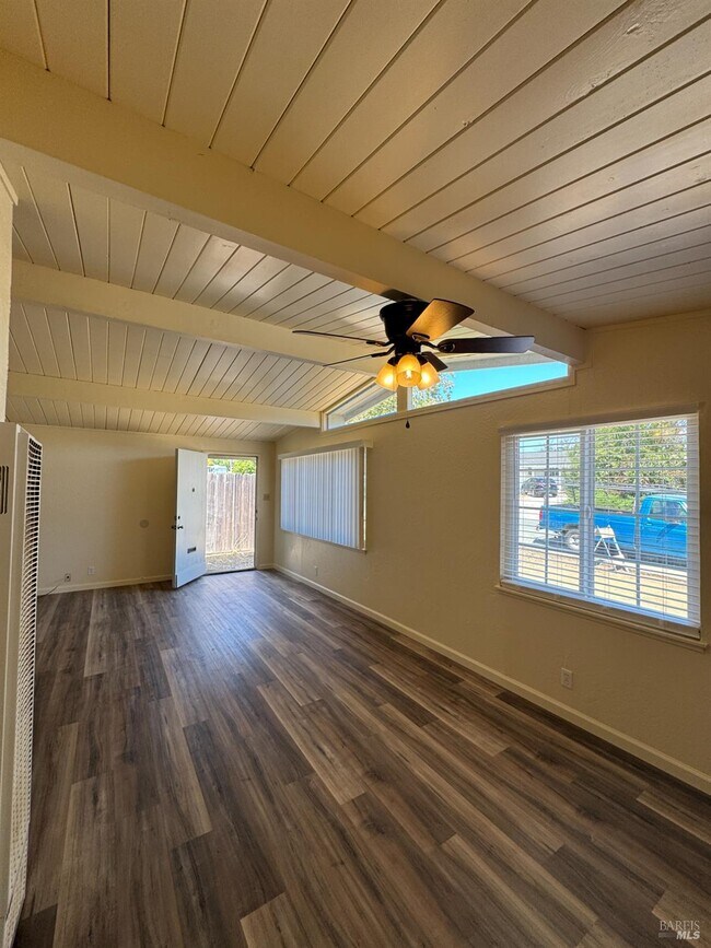 Foto del edificio - 313 Corkwood St