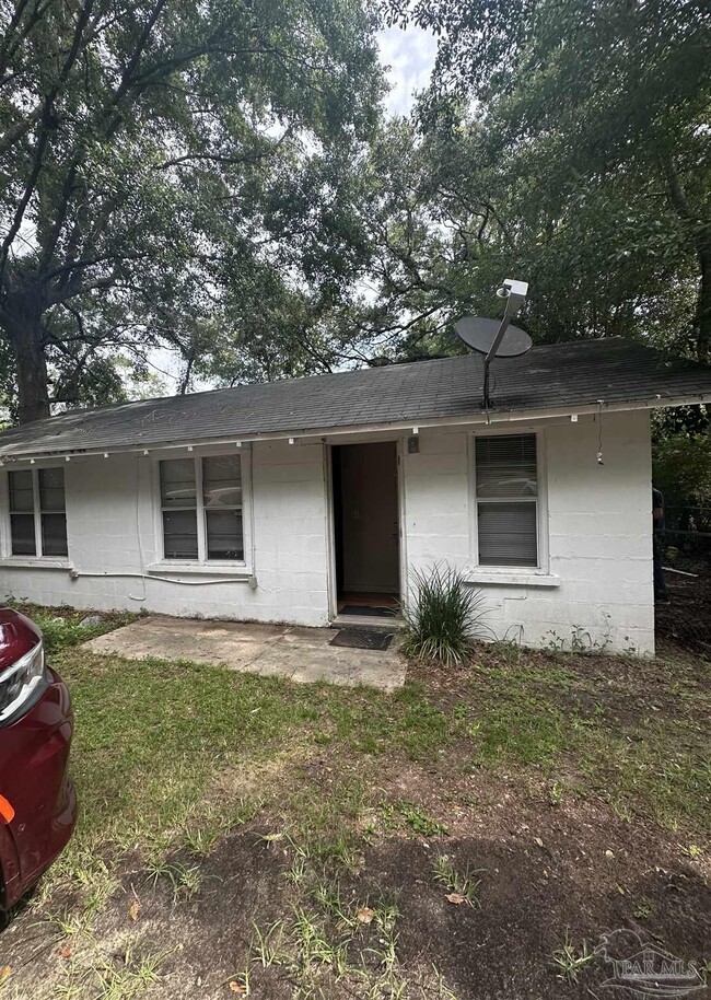 Building Photo - 216 W Ensley St