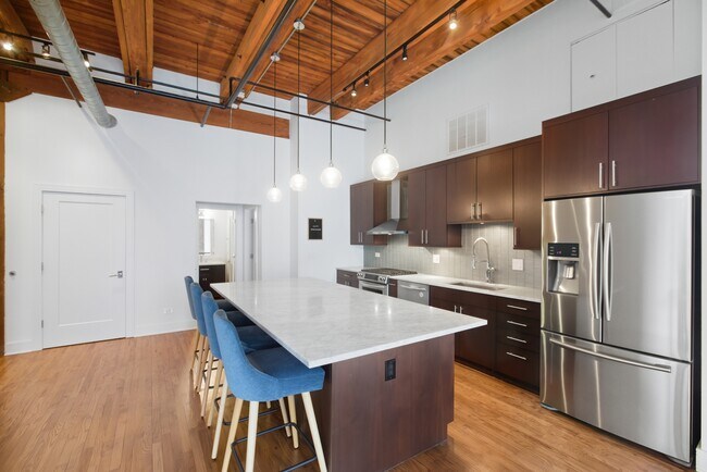 Foto del edificio - 525 W Superior St