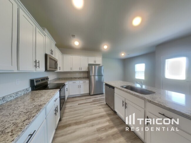 Building Photo - 275 Oliver Dr