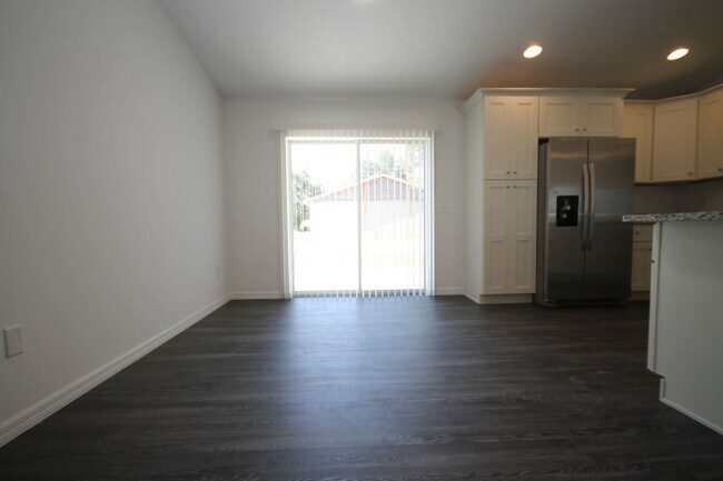 Foto del edificio - Gorgeous 3 Bedroom, 2 Bathroom Home in Ock...