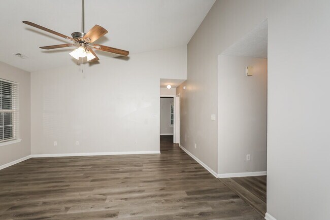 Foto del edificio - 5298 Gateway Ave