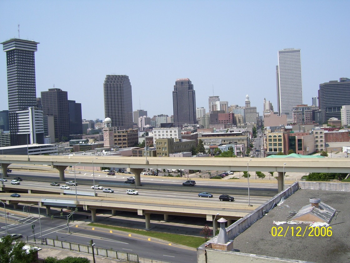 Primary Photo - 1205 St Charles Ave