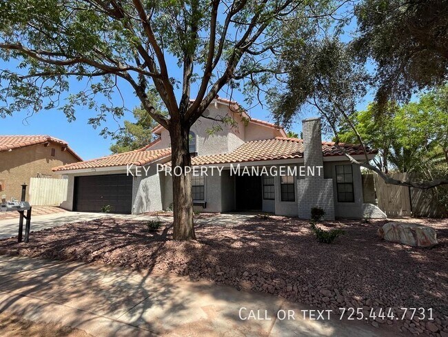 Foto del edificio - TWO STORY 4 BEDROOM WITH POOL NEAR SPRING ...