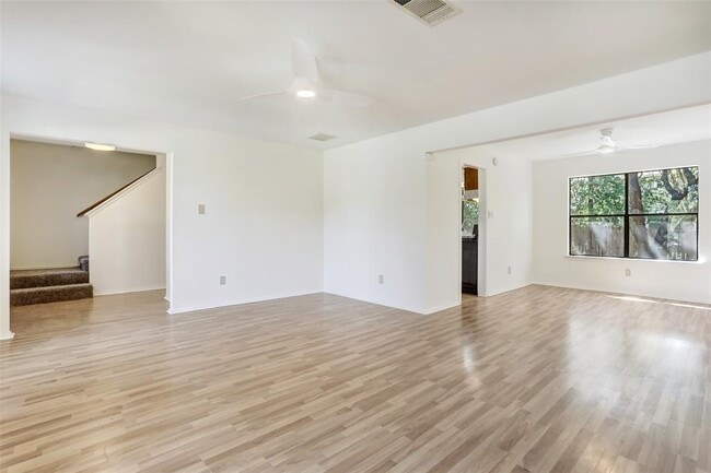 Foto del edificio - 12022 Cherie Dr