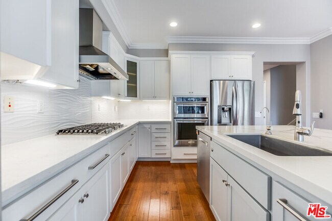 Foto del edificio - 24040 Dandelion Ln