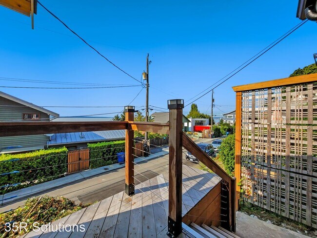 Foto del edificio - 2 br, 1 bath House - 2320 Hobart Ave SW