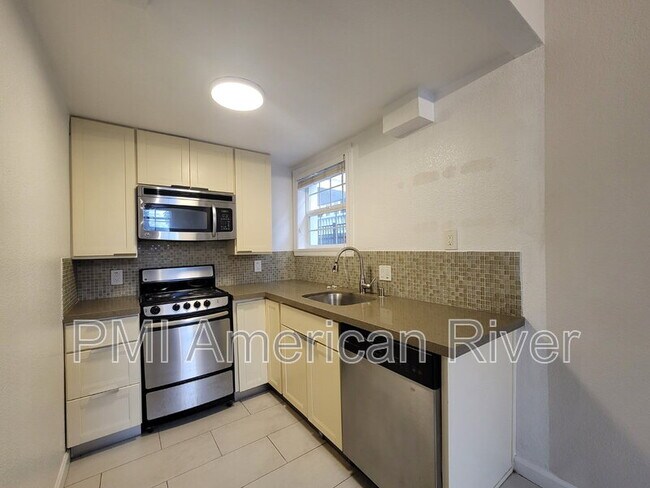 Foto del edificio - 1716 Capitol Ave