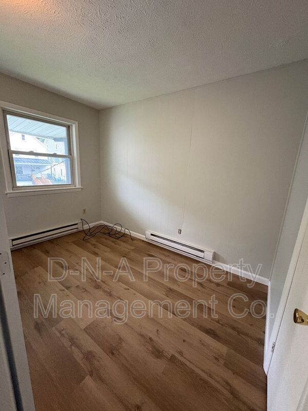 Foto del edificio - 267 Brodhead Ave