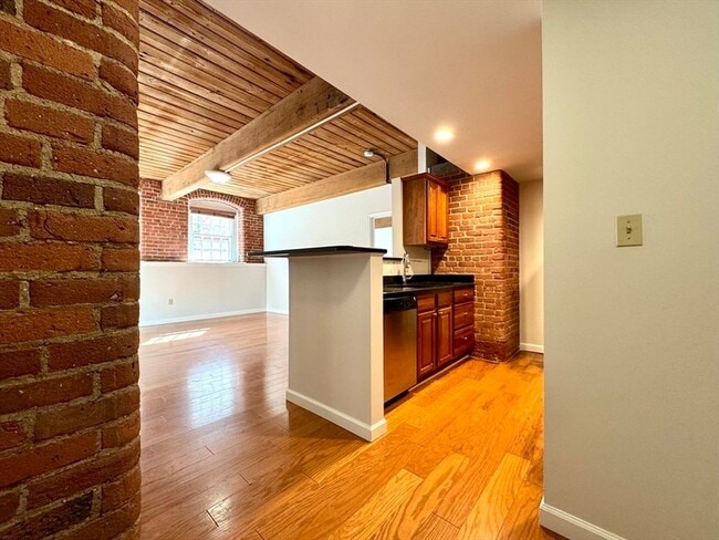 Building Photo - 4 Bishop St