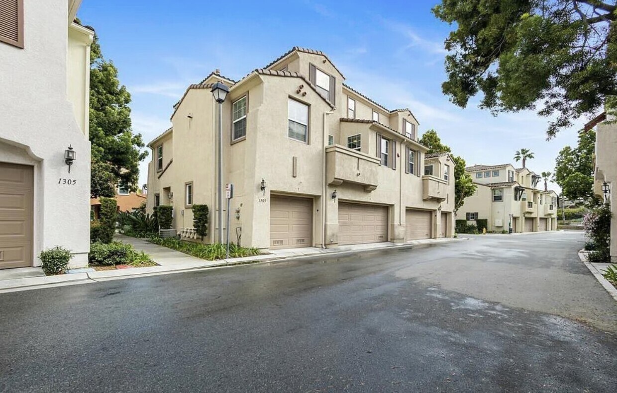 1309 Mother Lode Way Unit 1, Chula Vista, CA 91913 Condo for Rent in Chula Vista, CA