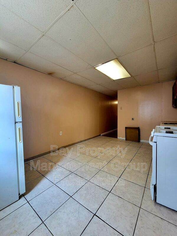 Building Photo - 412 Long Ln