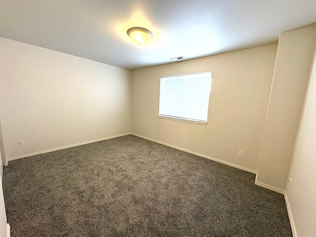 bedroom - RiverWest Senior Living