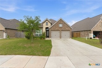 Building Photo - 2940 Coral Way