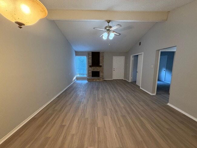 Foto del edificio - SINGLE STORY 3 BEDROOM HOME IN NORTHWEST C...