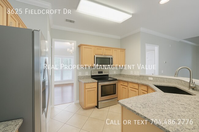 Foto del edificio - 8625 Fieldcroft Dr