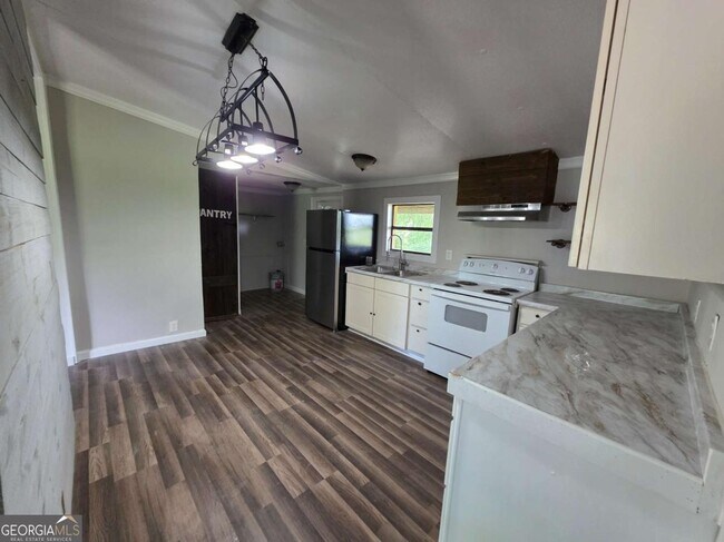 Foto del edificio - 1577 Corinth Poseyville Rd