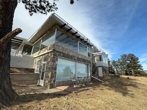 Building Photo - 1559 S Lininger Dr
