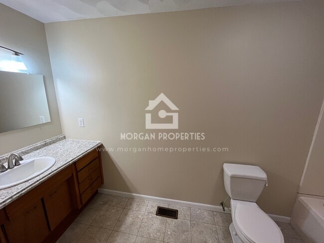 Building Photo - 324 Norris Dr