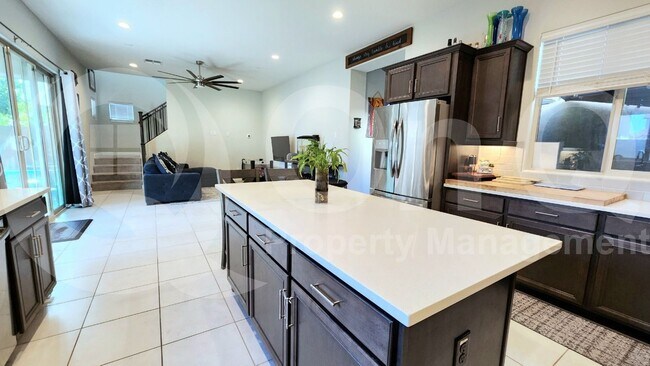 Foto del edificio - 6513 E Rose Marie Ln