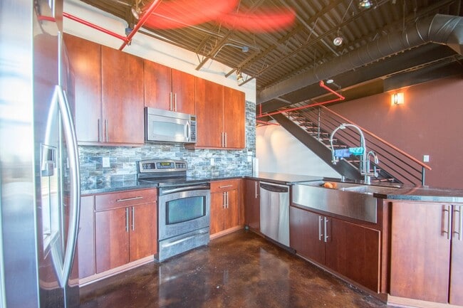 Building Photo - 2 Bed 2 Bath Modern Condo in Uptown Dallas!