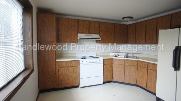 Building Photo - 2850 Plover Springs Dr
