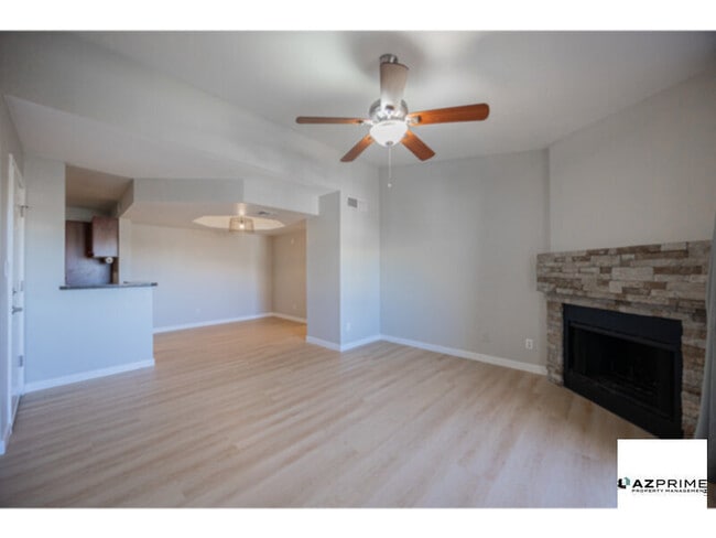 Foto del edificio - Exquisite Phoenix 2/2 Condo with Pool Views &amp; Resort Amenities!