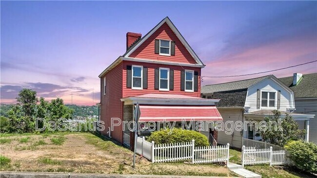 Building Photo - 1008 Rue Grande Vue St